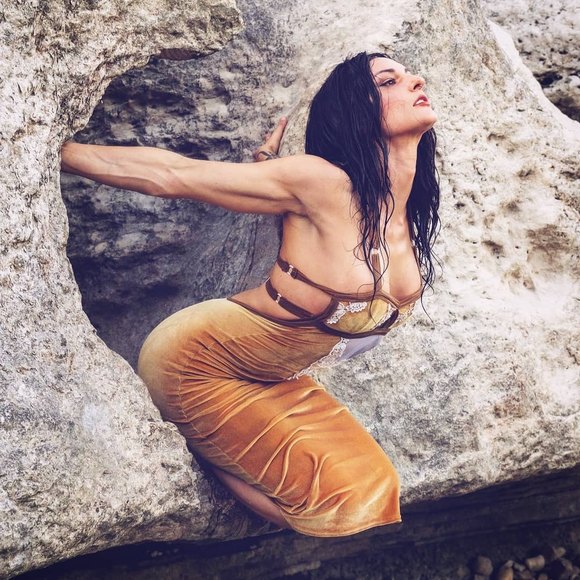 Meet your Posher, Briana - Picture 1 of 1